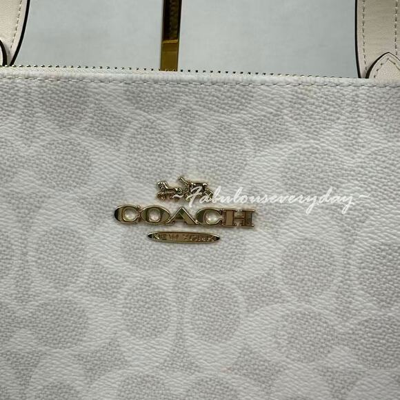 Coach Gallery Tote Bag In Signature Canvas/Gold/White/Chalk CW381 NWT - Picture 9 of 9